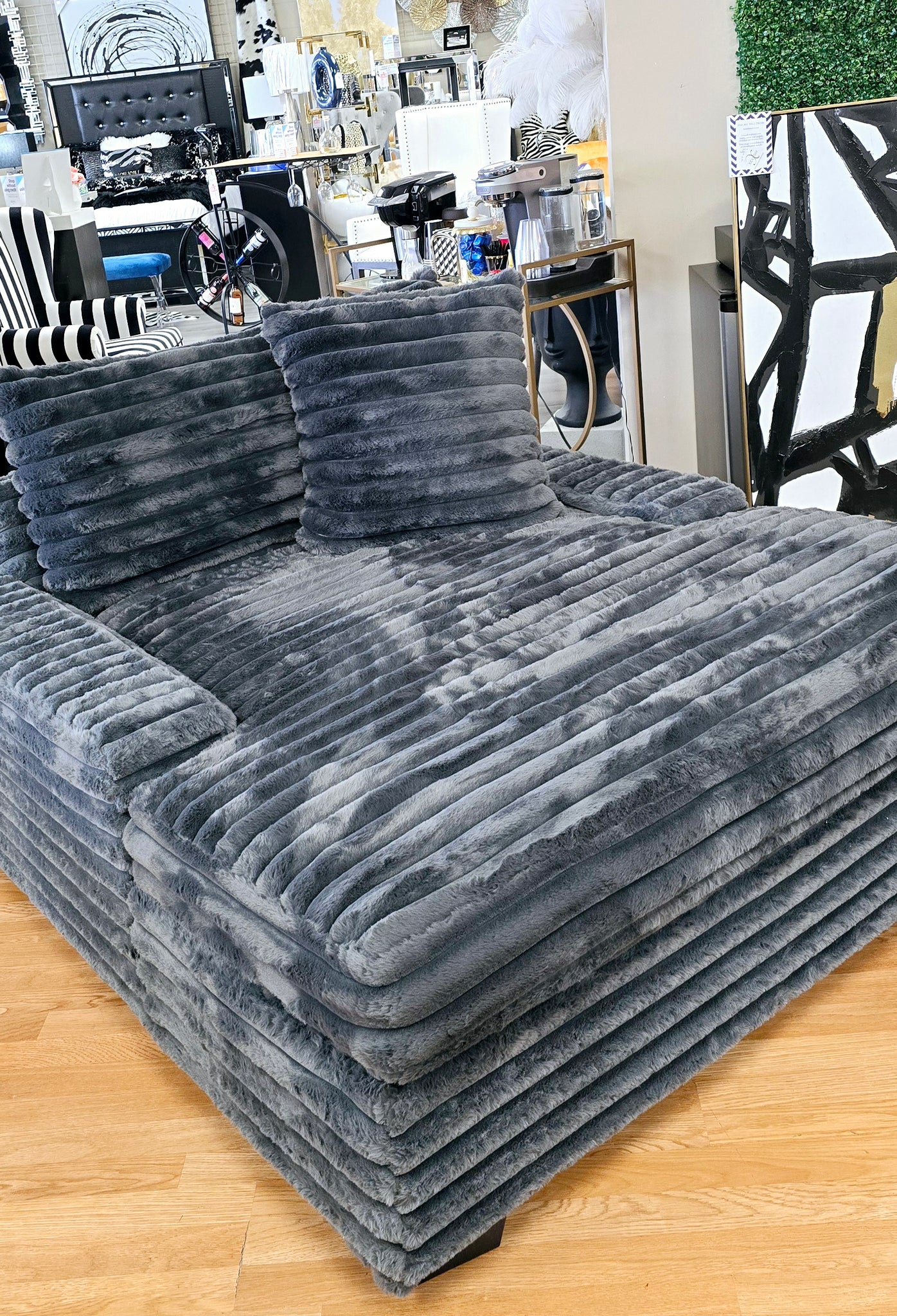 Fluffdaddy Oversize Cuddler (ITEM CAN'T BE SHIPPED, STORE PICKUP/LOCAL DELIVERY ONLY)